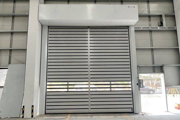 可以代替組合門的硬質(zhì)快速門縮略圖