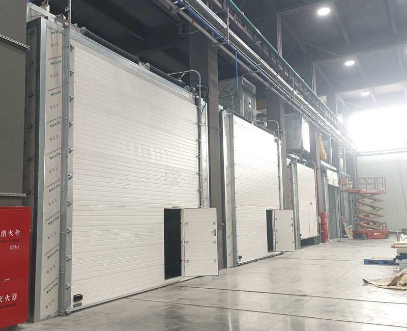 淮安電子廠電動工業(yè)提升門:大空間通行的理想解決方案插圖1 淮安電子廠電動工業(yè)提升門:大空間通行的理想解決方案插圖1