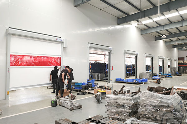 淮安焊接機(jī)器人工作站專用自動(dòng)卷簾門插圖1 淮安焊接機(jī)器人工作站專用自動(dòng)卷簾門插圖1